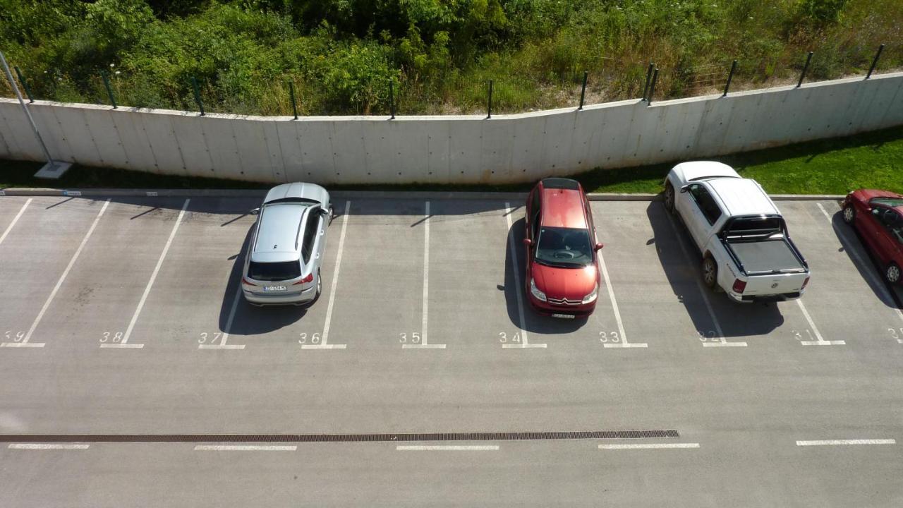 Apartment Jere With Private Parking Zadar Exterior photo